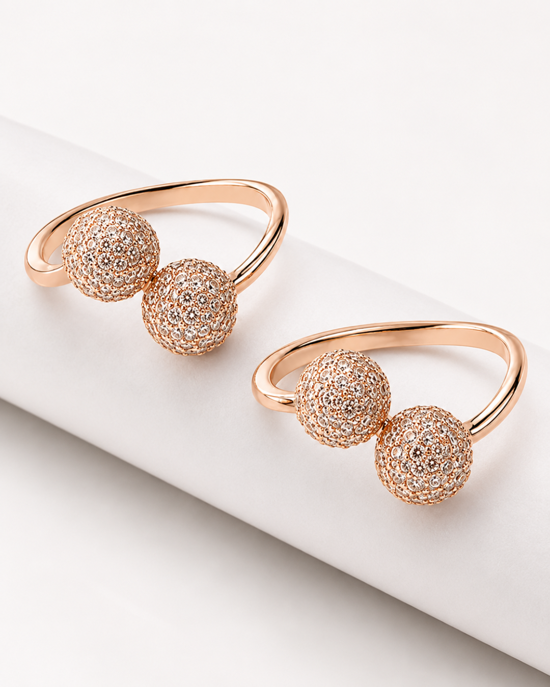 Aurora Pavé Sphere Rose Gold Toe Ring
