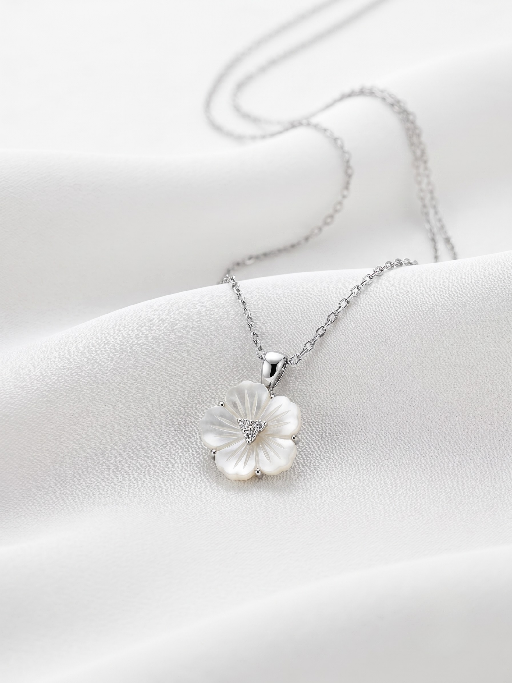 Mother of Pearl Floral Pendant